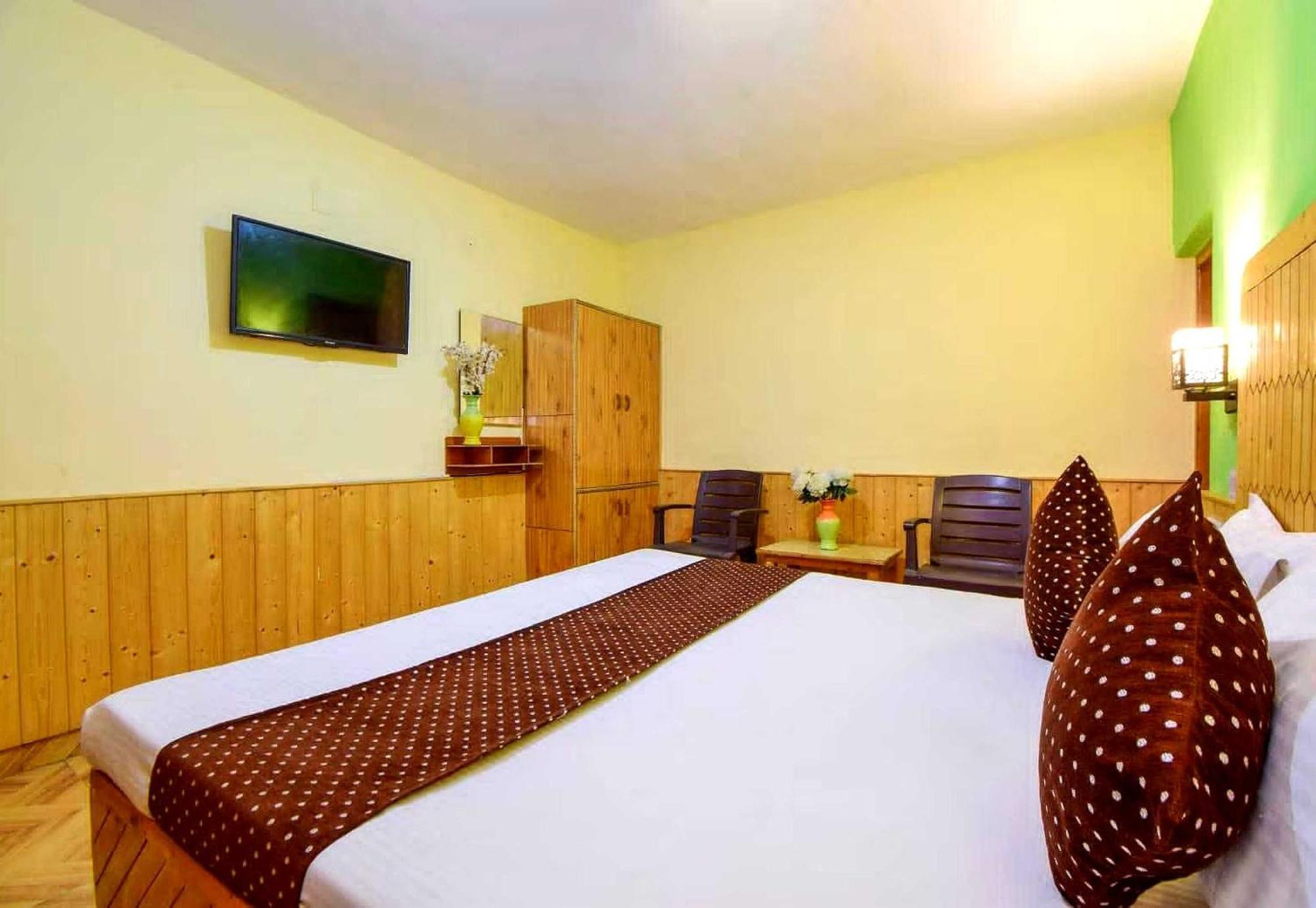 Oyo Flagship 82405 Cochin Villa Manali  Exterior photo